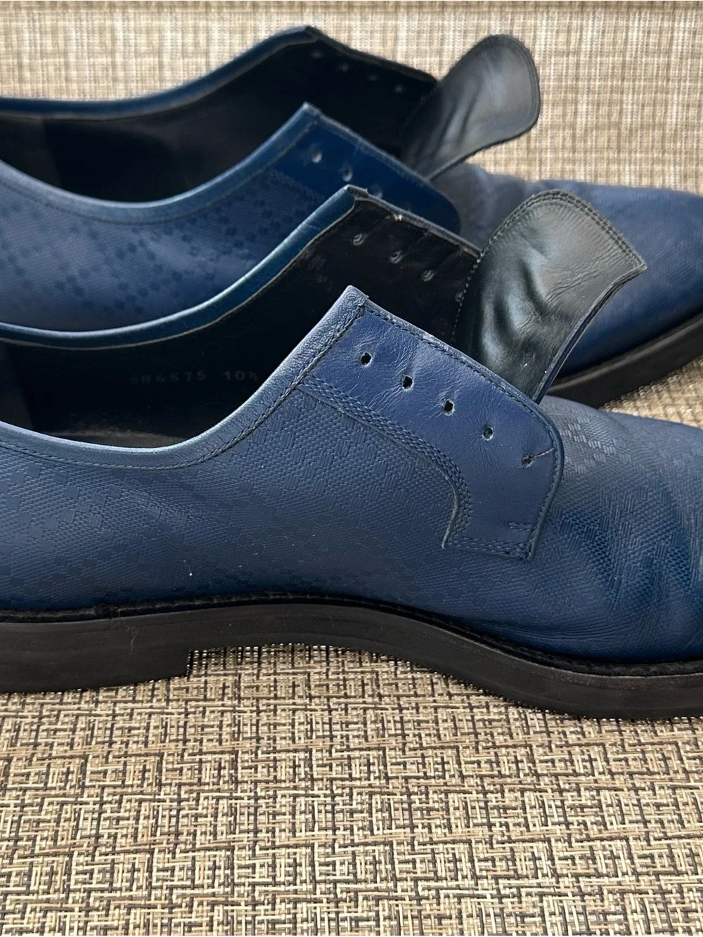 Gucci Derby Lace- Up Men’s Blue Leather Dress Shoes with COA.